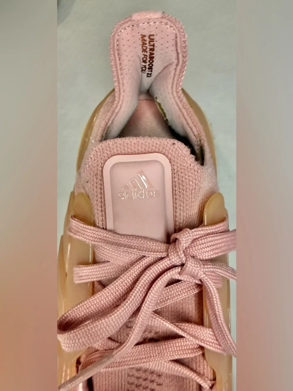 Adidas Women's Ultraboost 22 Running Shoe Wonder Mauve Size 9.5